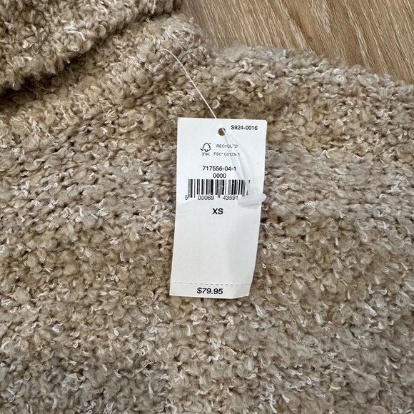 GAP Women’s Sweater - Picture 4 of 5